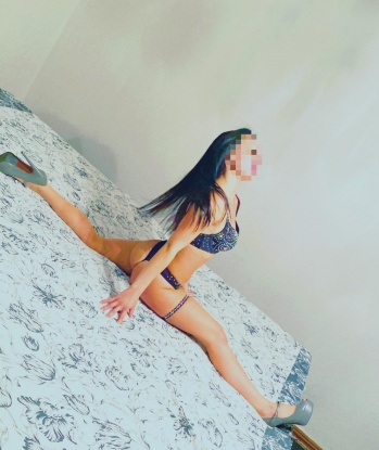 Я осязательно исследую каждый уголок твоего тела, чтобы доставить тебе ни с чем несравнимое блаженство. Мой опыт и нежные руки сведут тебя с ума. Я знаю, как обращаться с мужчиной и удовлетворить его самые сокровенные желания. В коллекции моих услуг - эротический массаж, ролевые игры, стриптиз и многое другое. Никаких ограничений и пределов удовольствия среди нас не будет, я гарантирую. Отзывы моих довольных клиентов подтверждают мою профессиональность и страстность. Не упусти шанс провести незабываемый вечер со мной. Фото и дополнительные подробности доступны по запросу. Обитаю в Москве, городе возможностей и наслаждений. 5597, 23 года